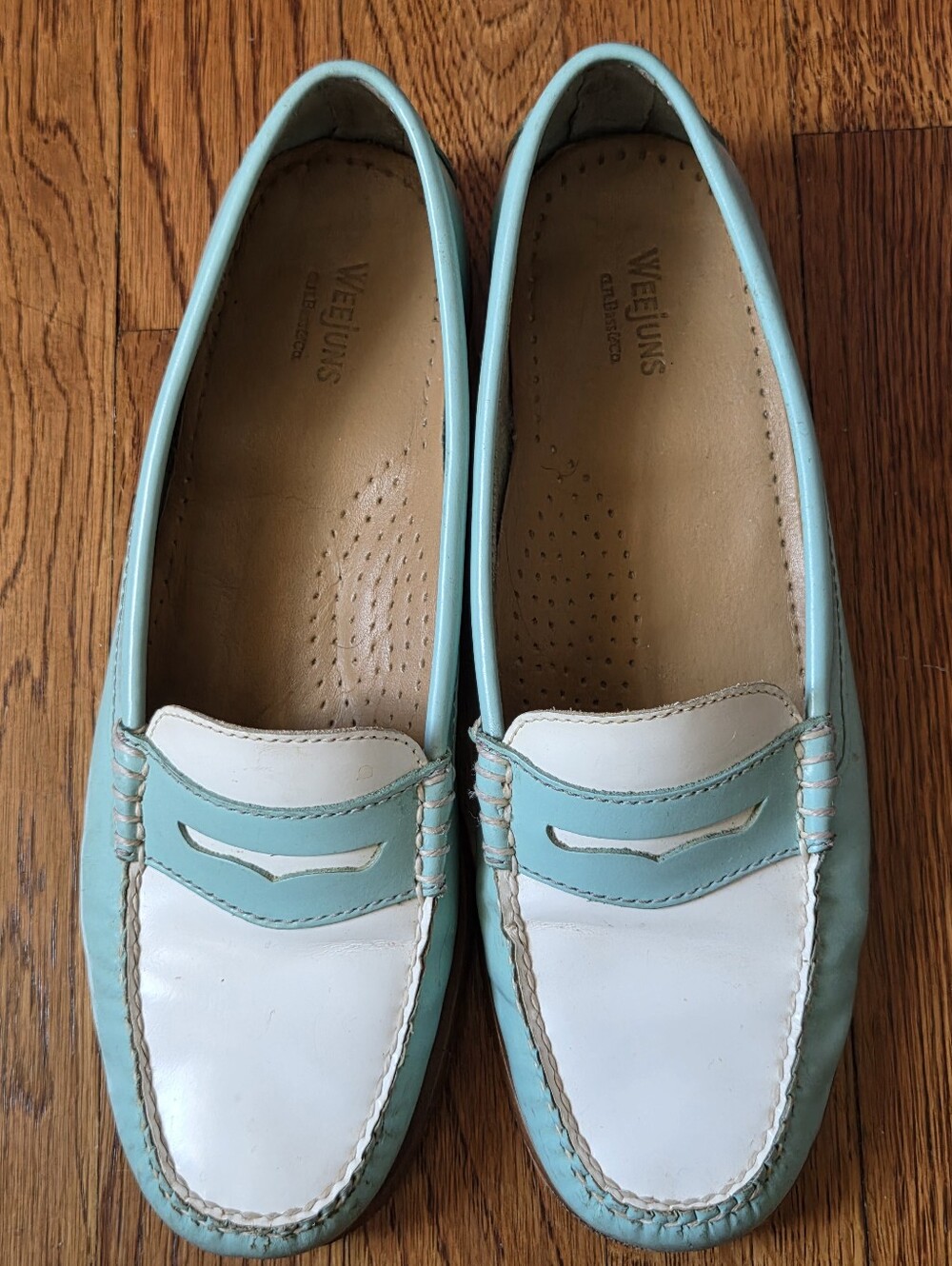 GH Bass RARE Mint Green and White Colorblock Weejuns Loafers, Size 7.5